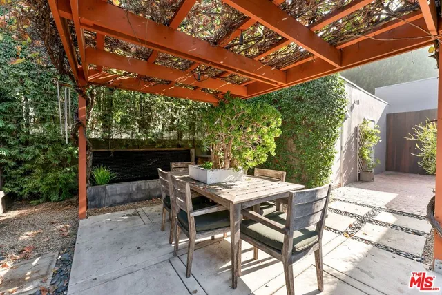 $10,000 | 8833 Ashcroft Avenue, West Hollywood, CA 90048