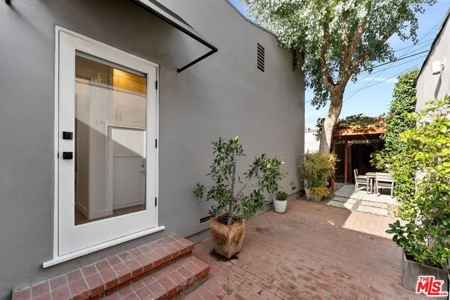 $10,000 | 8833 Ashcroft Avenue, West Hollywood, CA 90048