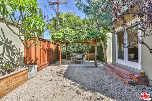 $10,000 | 8833 Ashcroft Avenue, West Hollywood, CA 90048