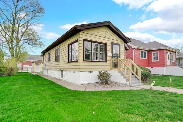 $260,000 | 648 Stewart Court, Whiting, IN 46394