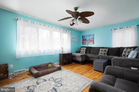 $379,900 | 28 Worral Court, Newark, DE 19711