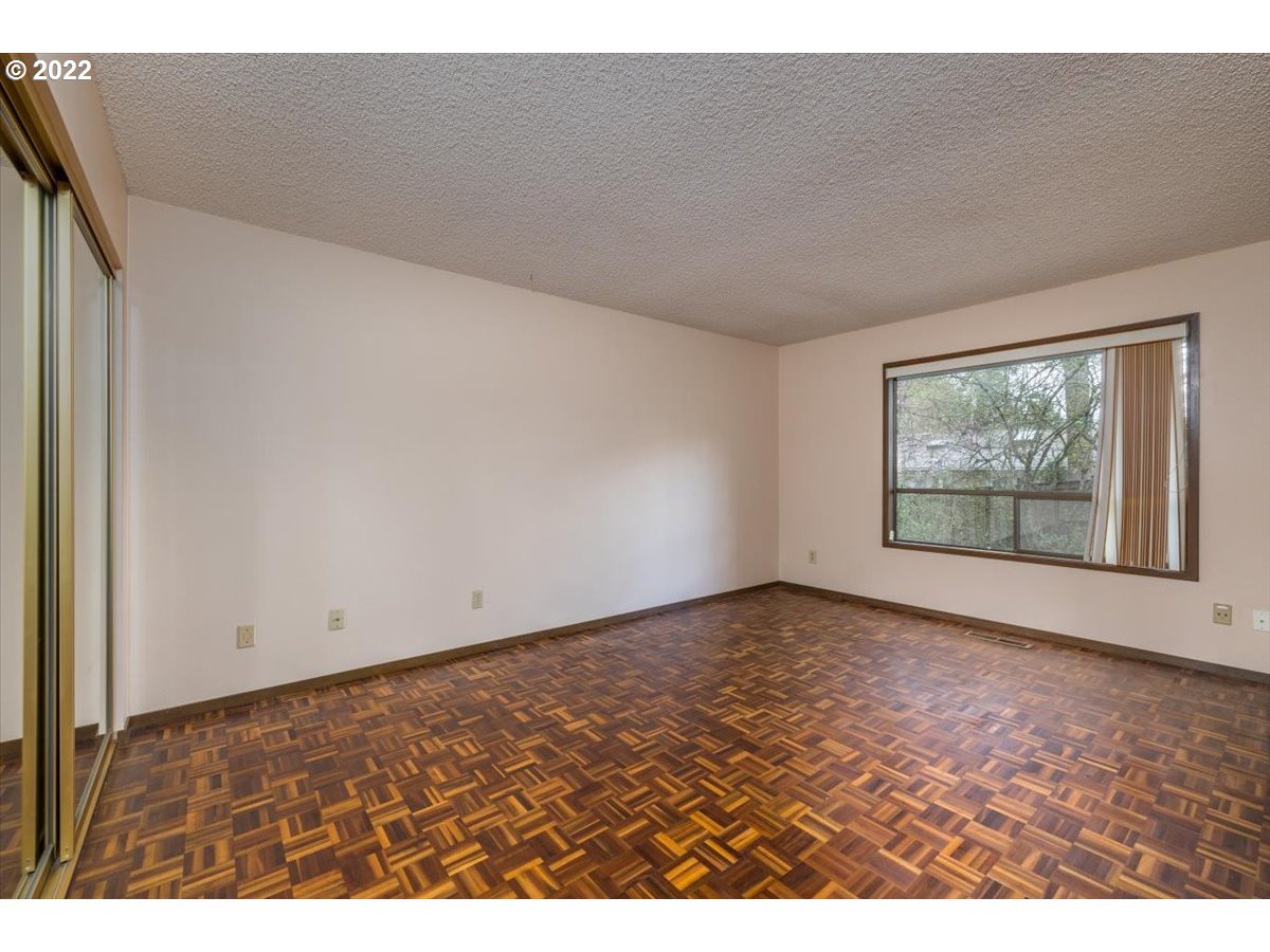 5103 Southwest Richenberg Court Portland, OR 97239 - Photo 22 of 32 Gallery Image 22