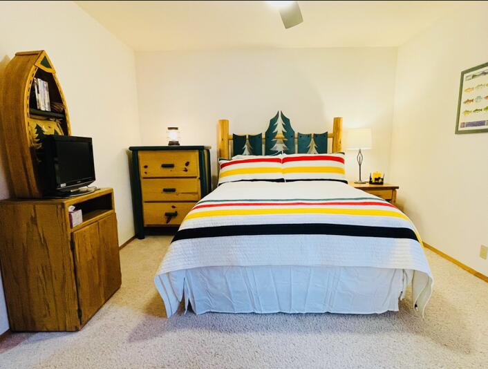 57655 Aspen Lane, Unit 2 Sunriver, OR 97707 - Photo 24 of 47 Down Bedroom:png