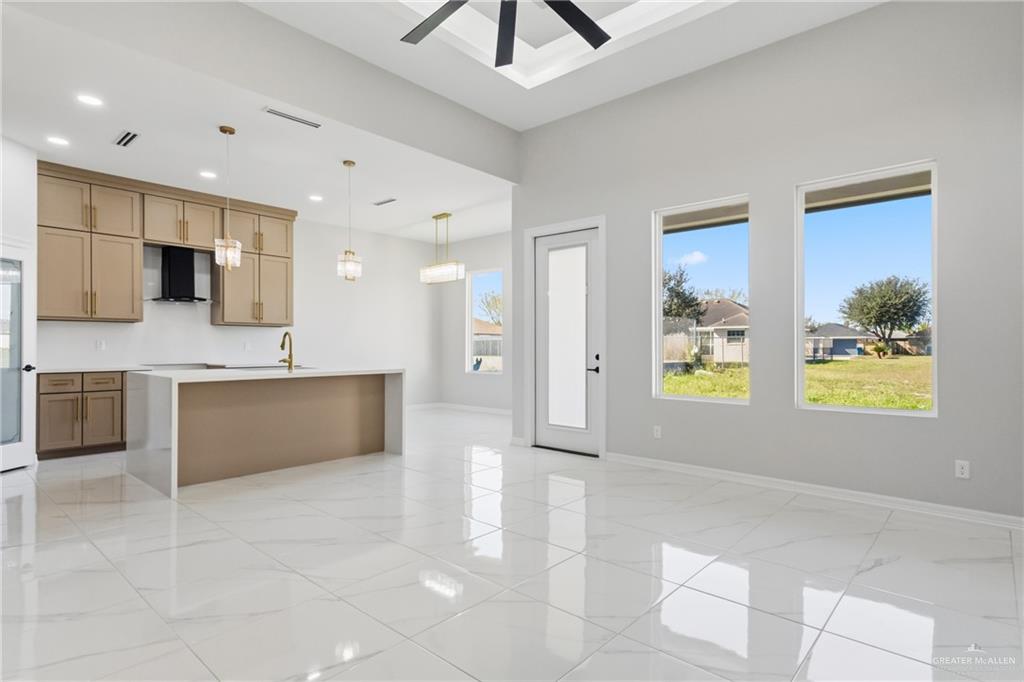 421 Serg Loop Alamo, TX 78516 - Photo 2 of 15