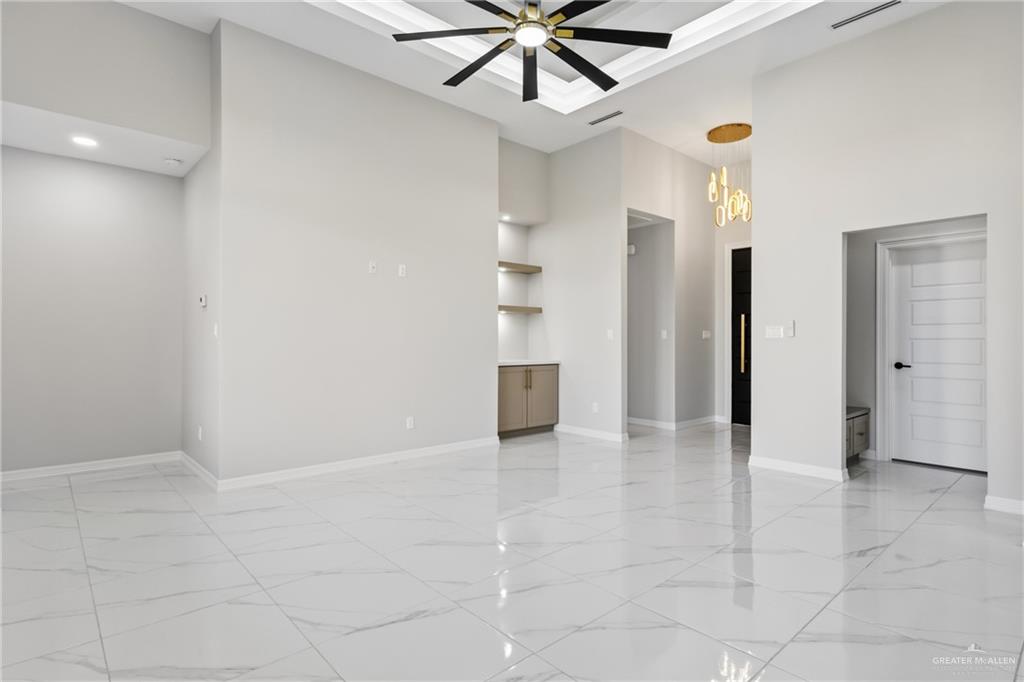 421 Serg Loop Alamo, TX 78516 - Photo 3 of 15