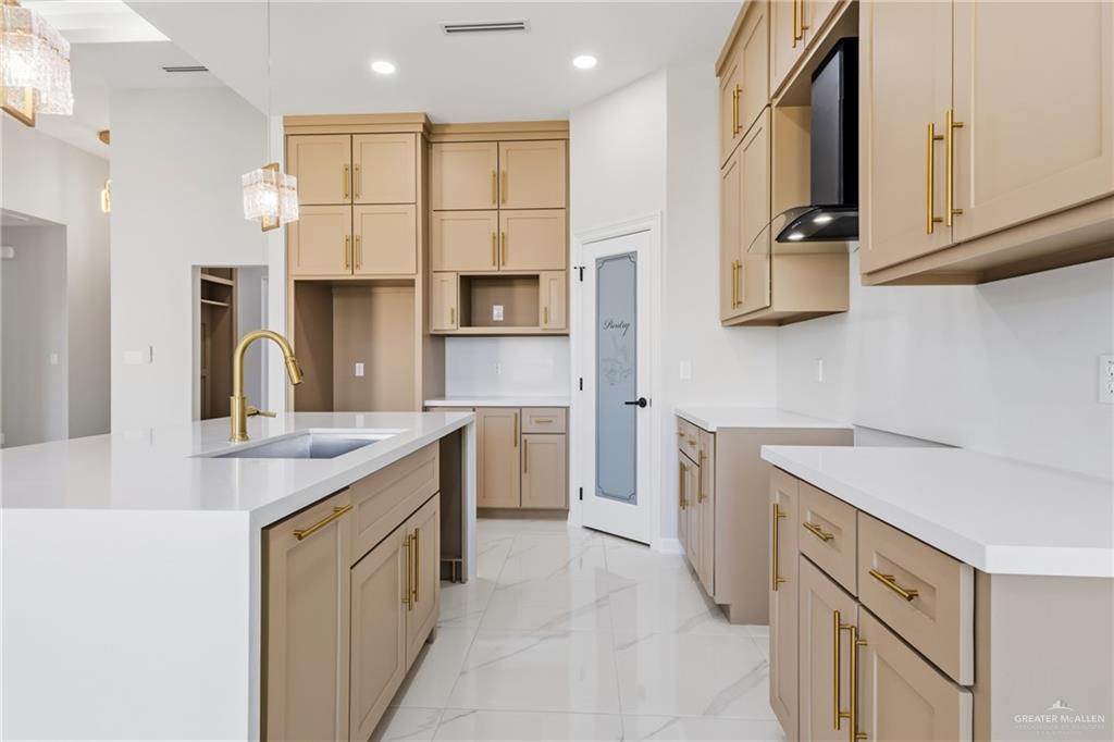 421 Serg Loop Alamo, TX 78516 - Photo 5 of 15