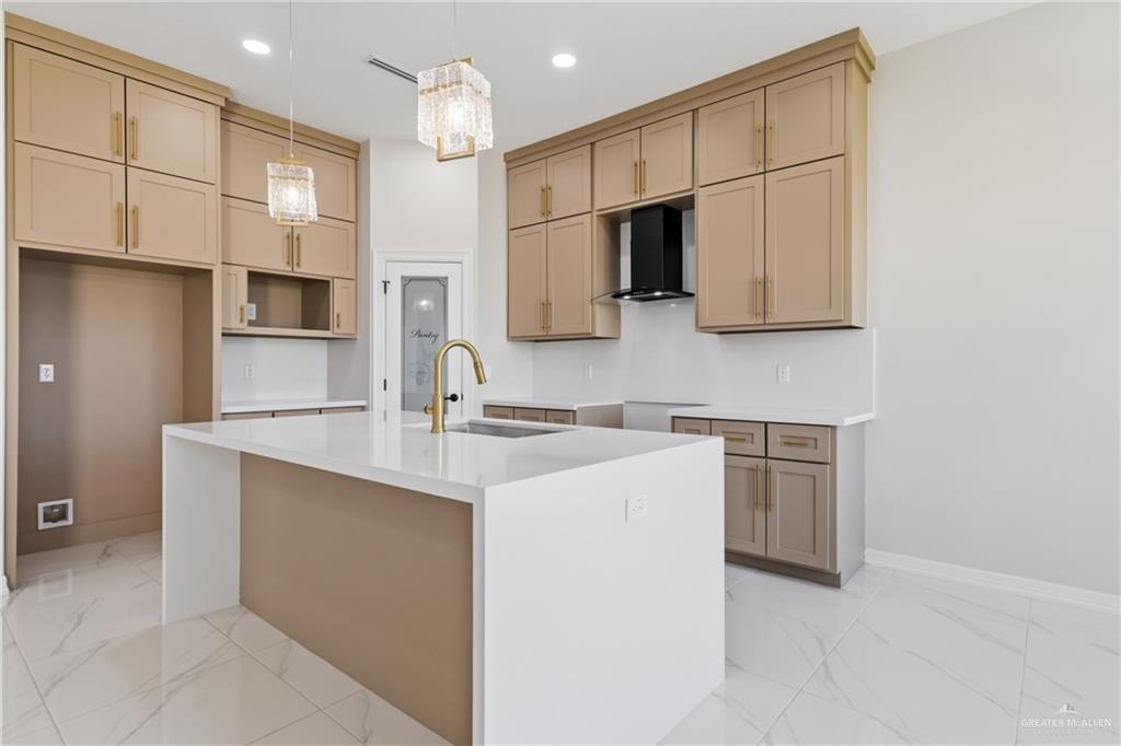 421 Serg Loop Alamo, TX 78516 - Photo 6 of 15