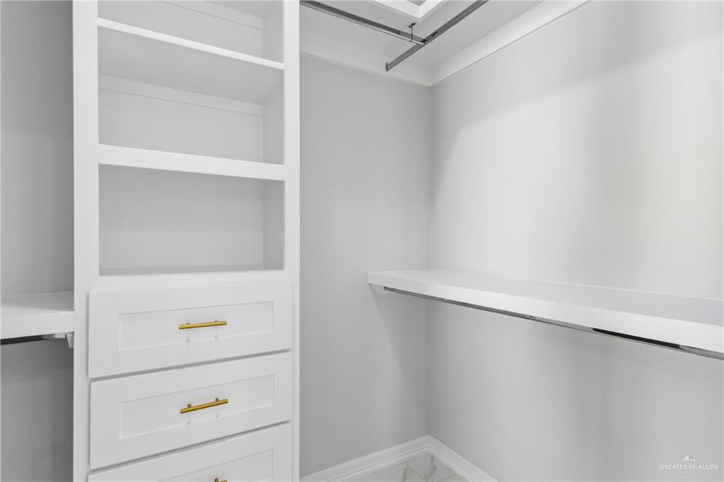421 Serg Loop Alamo, TX 78516 - Photo 9 of 15 Master Bedroom Closet