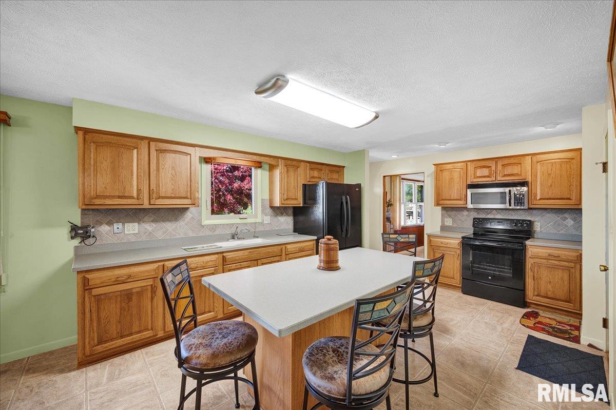 5929 North Heinz Lane Edwards, IL 61528 - Photo 11 of 35 Gallery Image 11