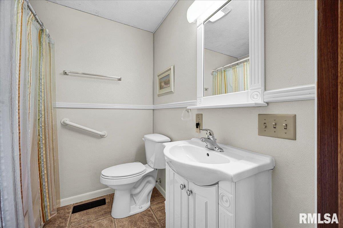 5929 North Heinz Lane Edwards, IL 61528 - Photo 13 of 35 Gallery Image 13
