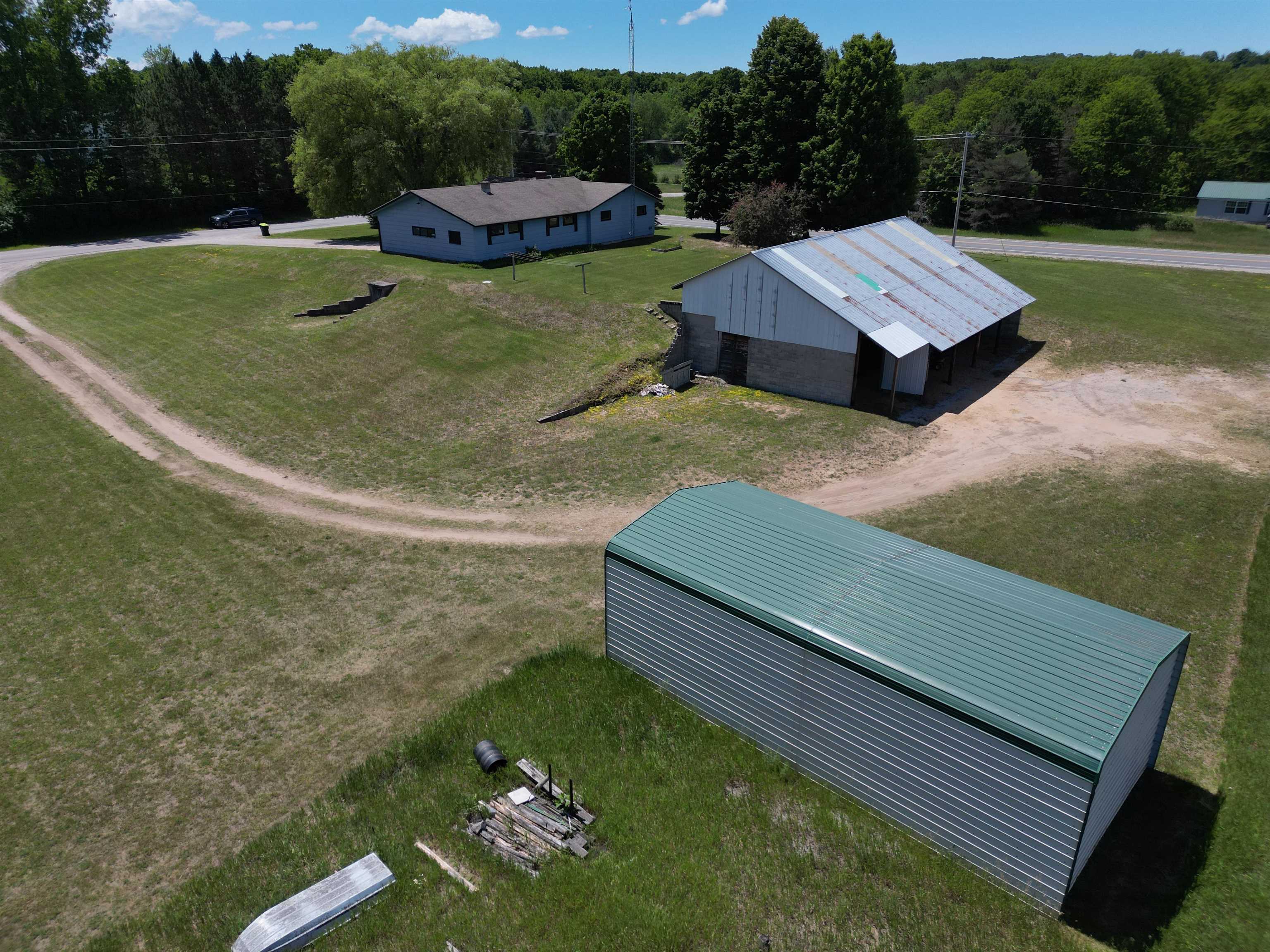 7981 South Maple City Road Maple City, MI 49664 - Photo 24 of 44