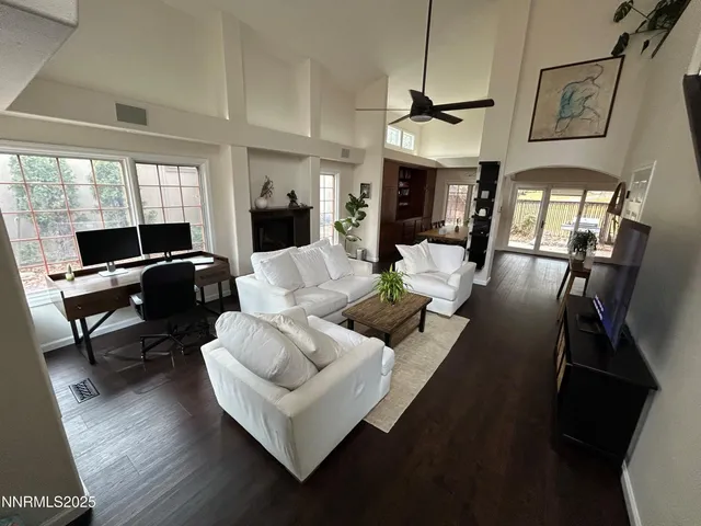 $3,040 | 655 East Riverview Circle, Reno, NV 89509