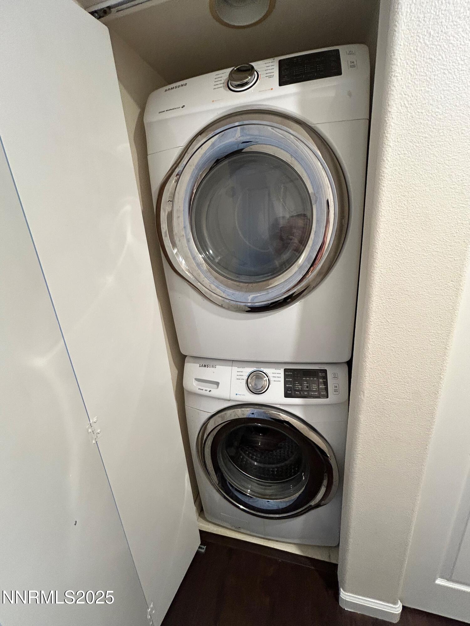 655 East Riverview Circle Reno, NV 89509 - Photo 13 of 40 W-D 1