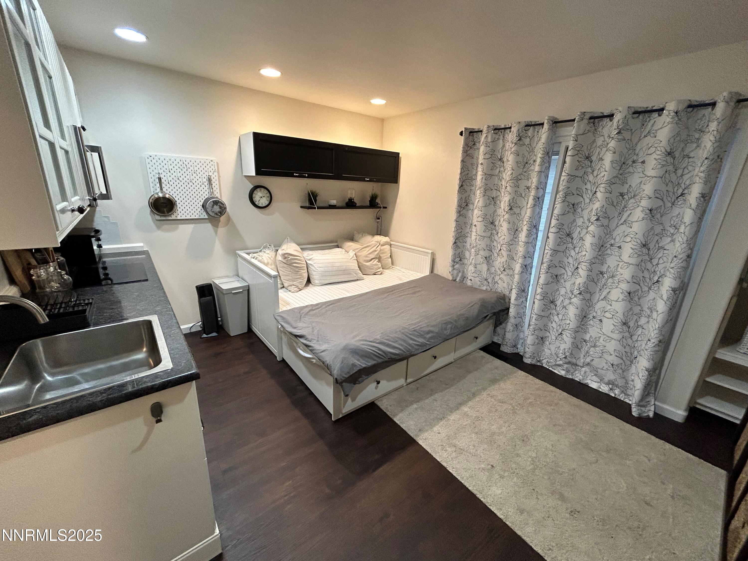 655 East Riverview Circle Reno, NV 89509 - Photo 14 of 40 Bed 1 1