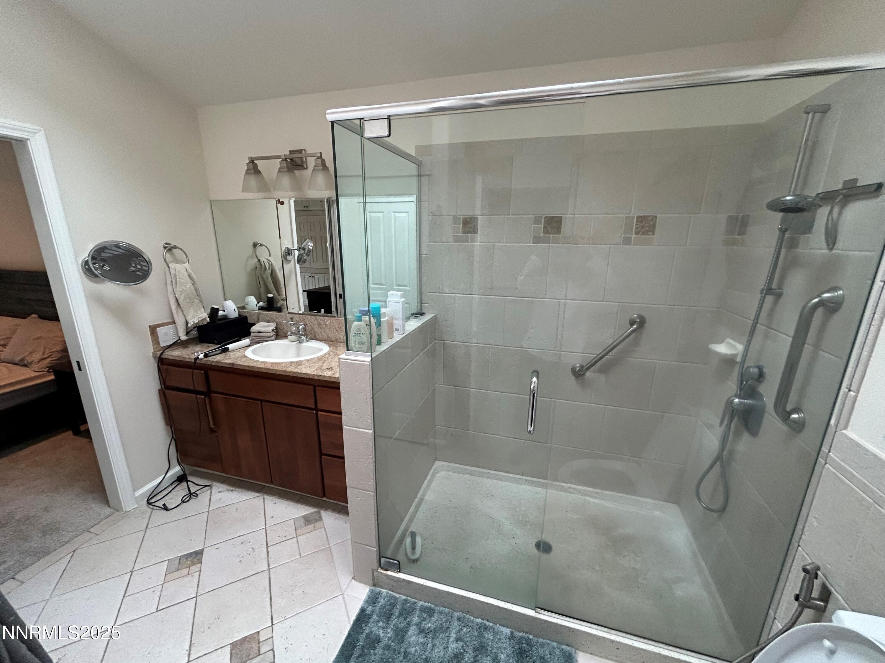 655 East Riverview Circle Reno, NV 89509 - Photo 17 of 40 Bath 2 1