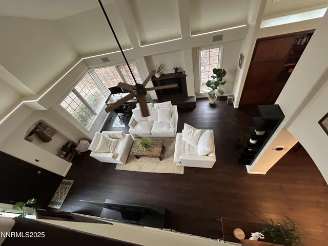 $3,040 | 655 East Riverview Circle, Reno, NV 89509