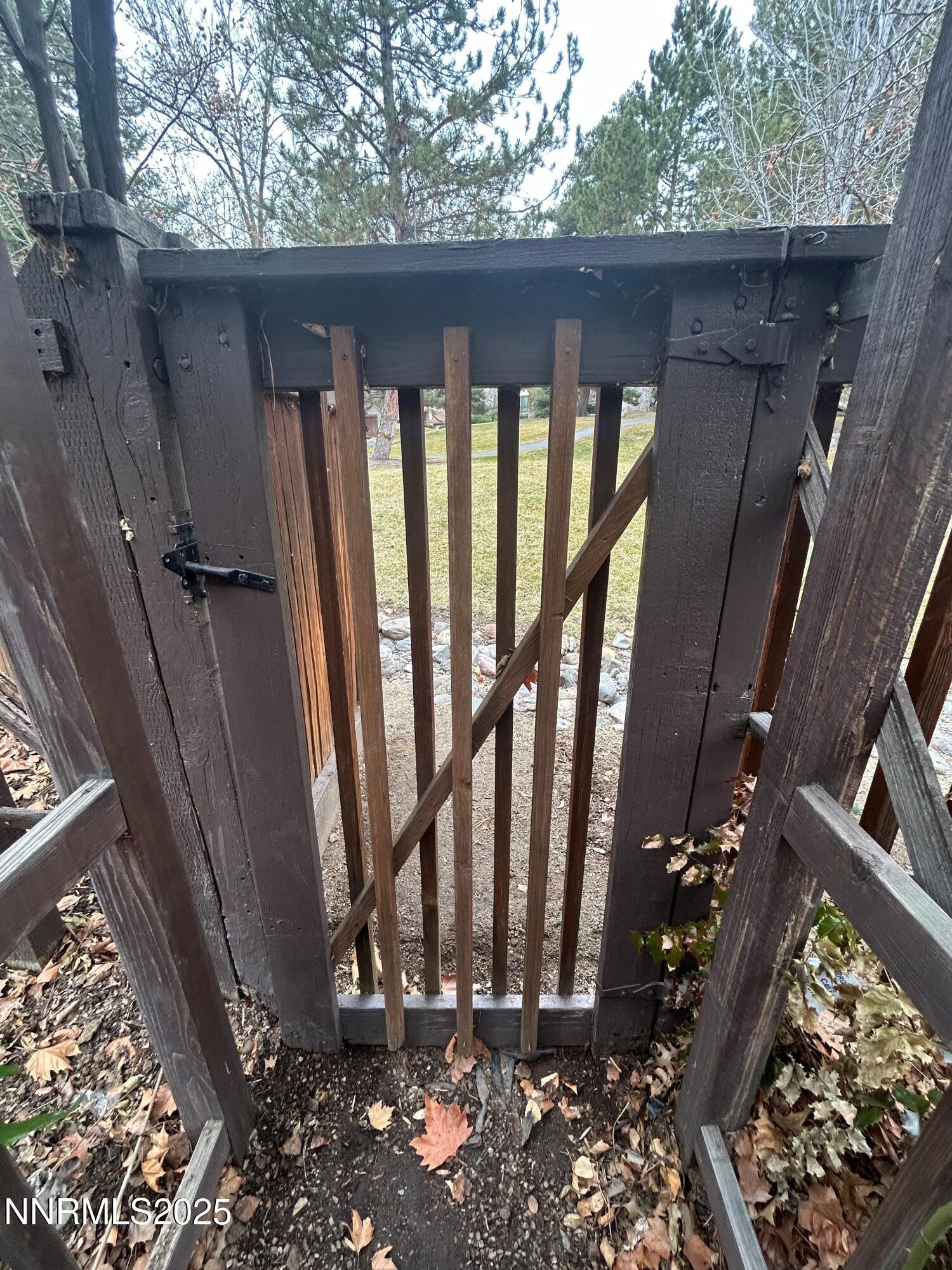 655 East Riverview Circle Reno, NV 89509 - Photo 27 of 40 Gate 1