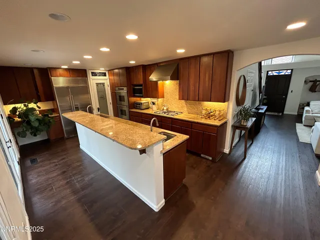 $3,040 | 655 East Riverview Circle, Reno, NV 89509