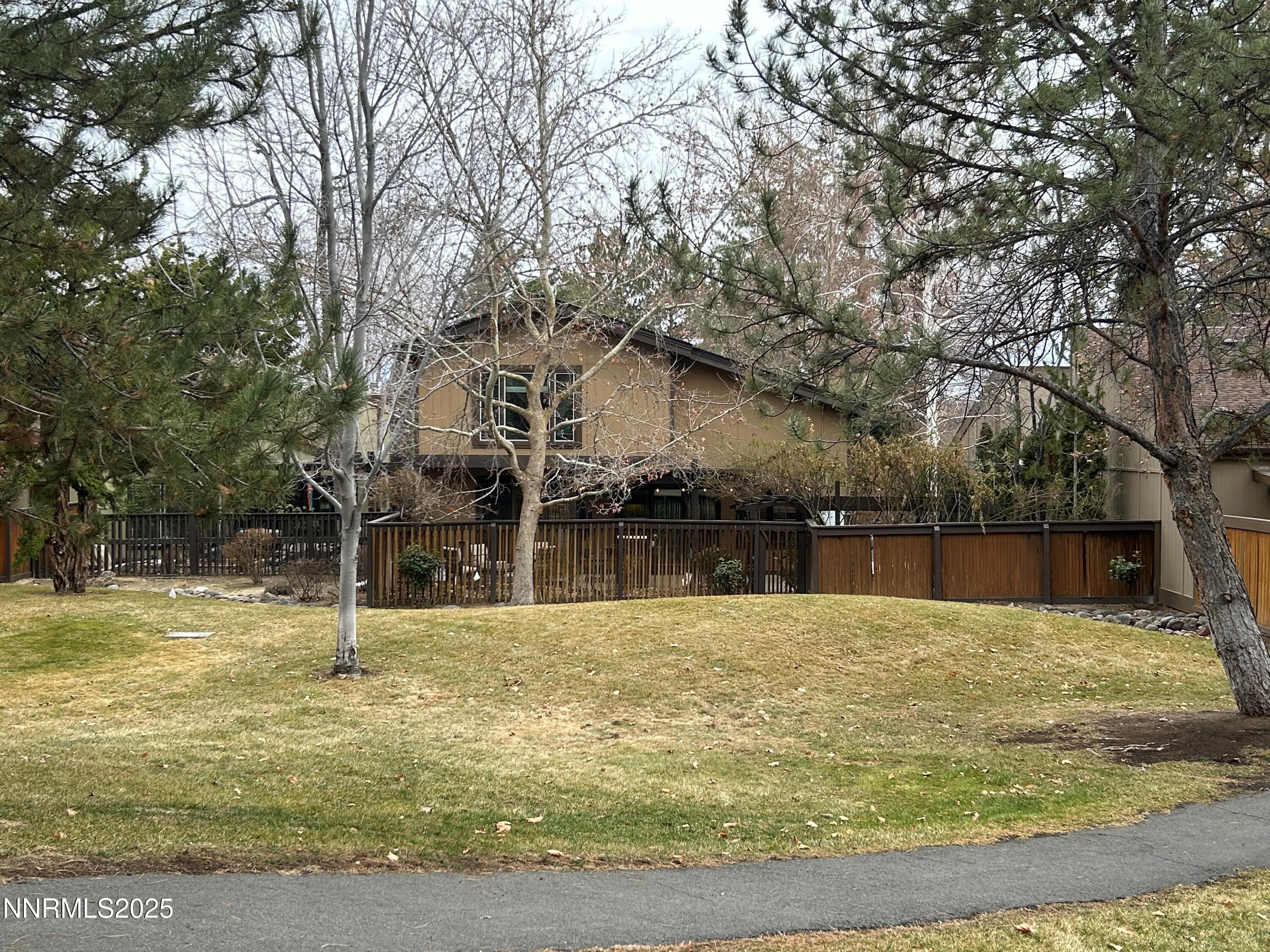 655 East Riverview Circle Reno, NV 89509 - Photo 31 of 40 Ext Rear 3