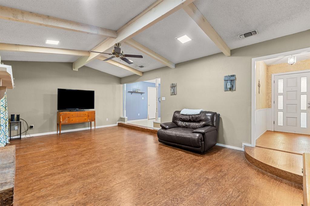 505 Pinewood Lane Hewitt, TX 76643 - Photo 14 of 38