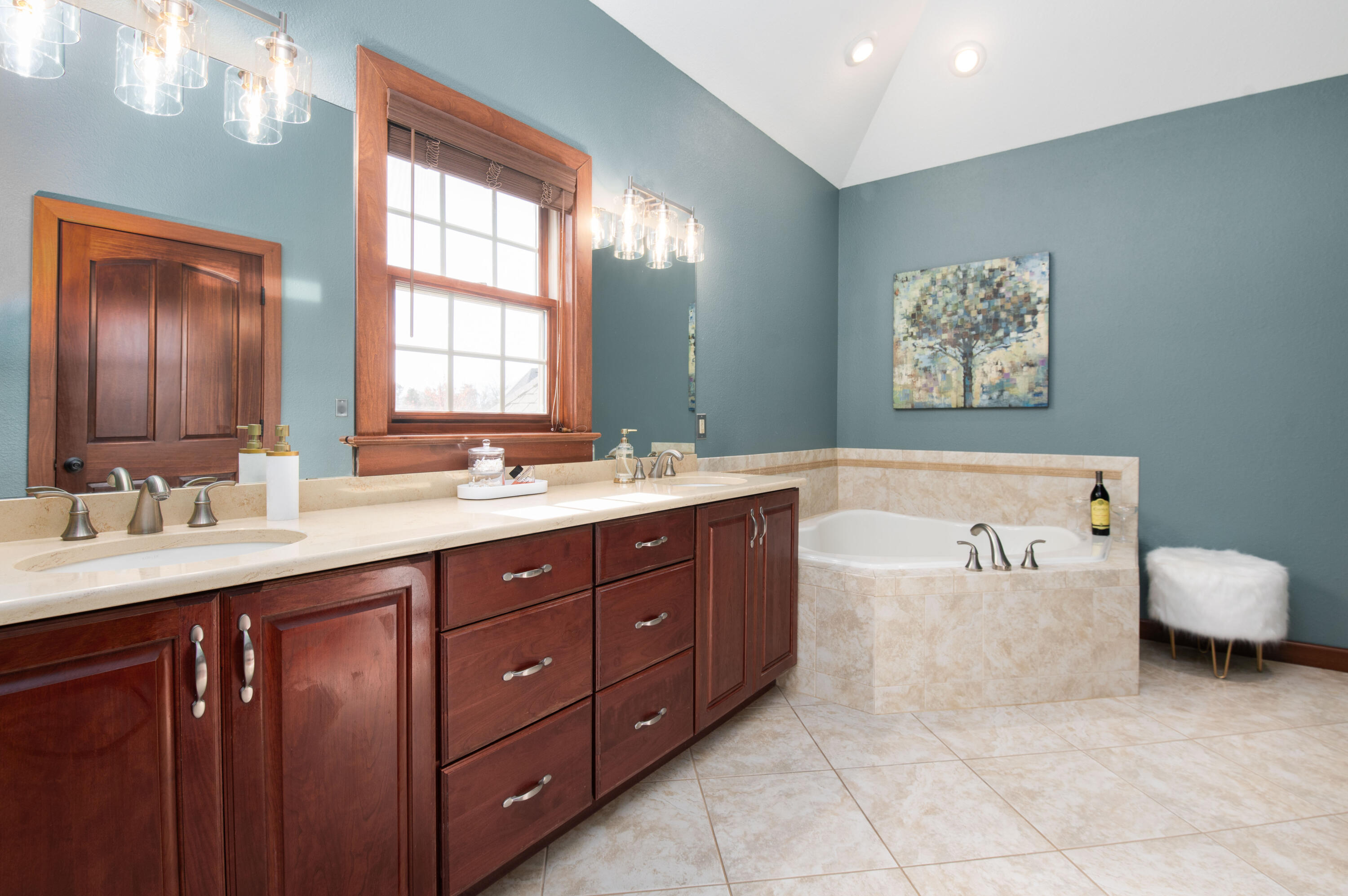 3268 Waterleaf Lane Delafield, WI 53029 - Photo 15 of 35 15