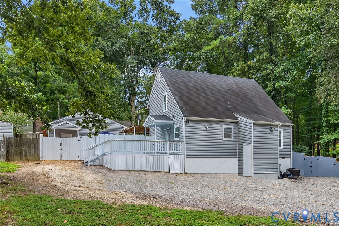 11711 Deerhurst Drive Midlothian, VA 23113 - Photo 2 of 31