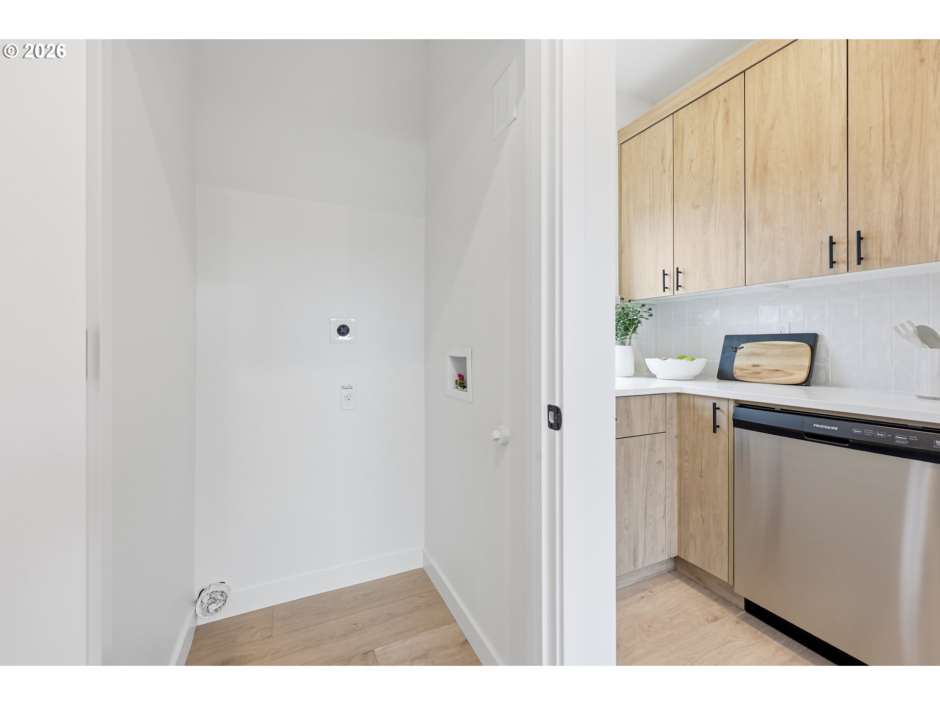 11719 Southeast Ash Street Portland, OR 97216 - Photo 25 of 44
