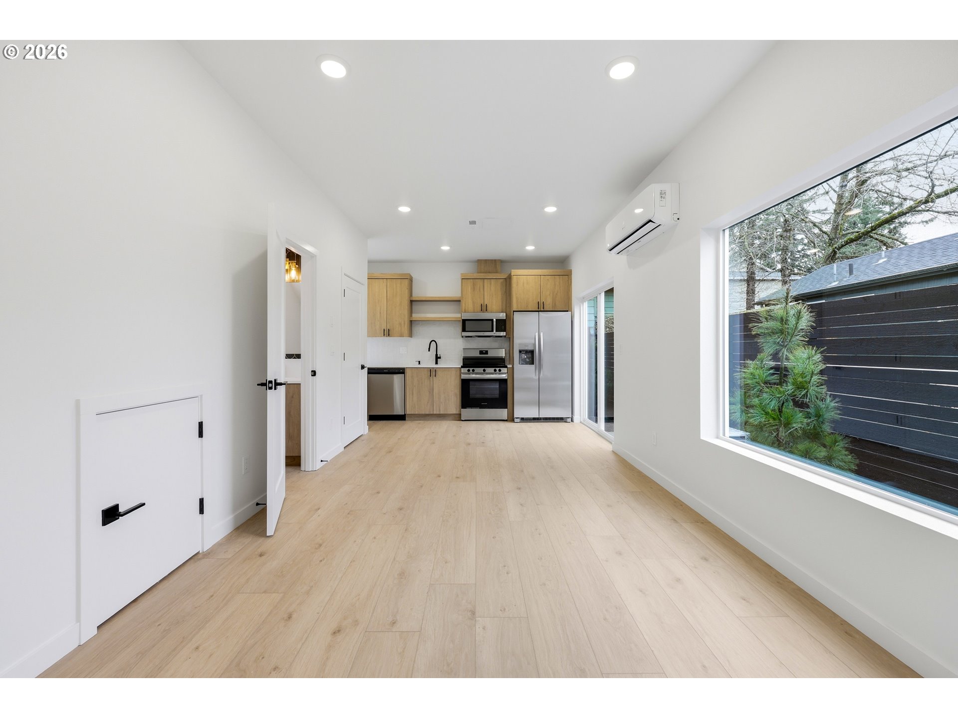 11719 Southeast Ash Street Portland, OR 97216 - Photo 31 of 44