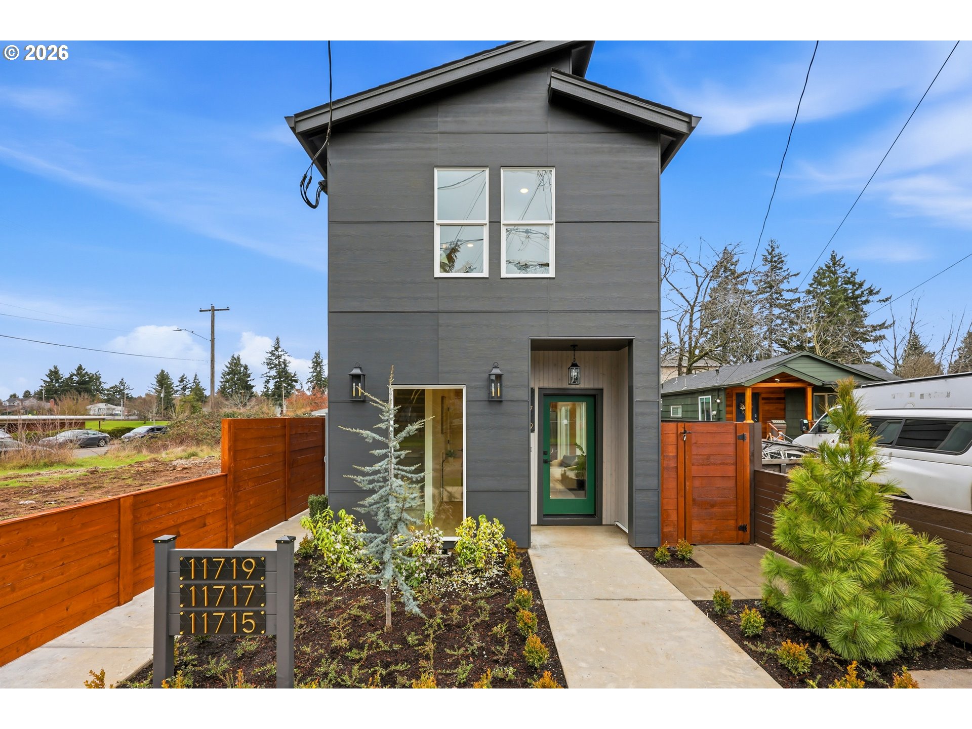 11719 Southeast Ash Street Portland, OR 97216 - Photo 6 of 44