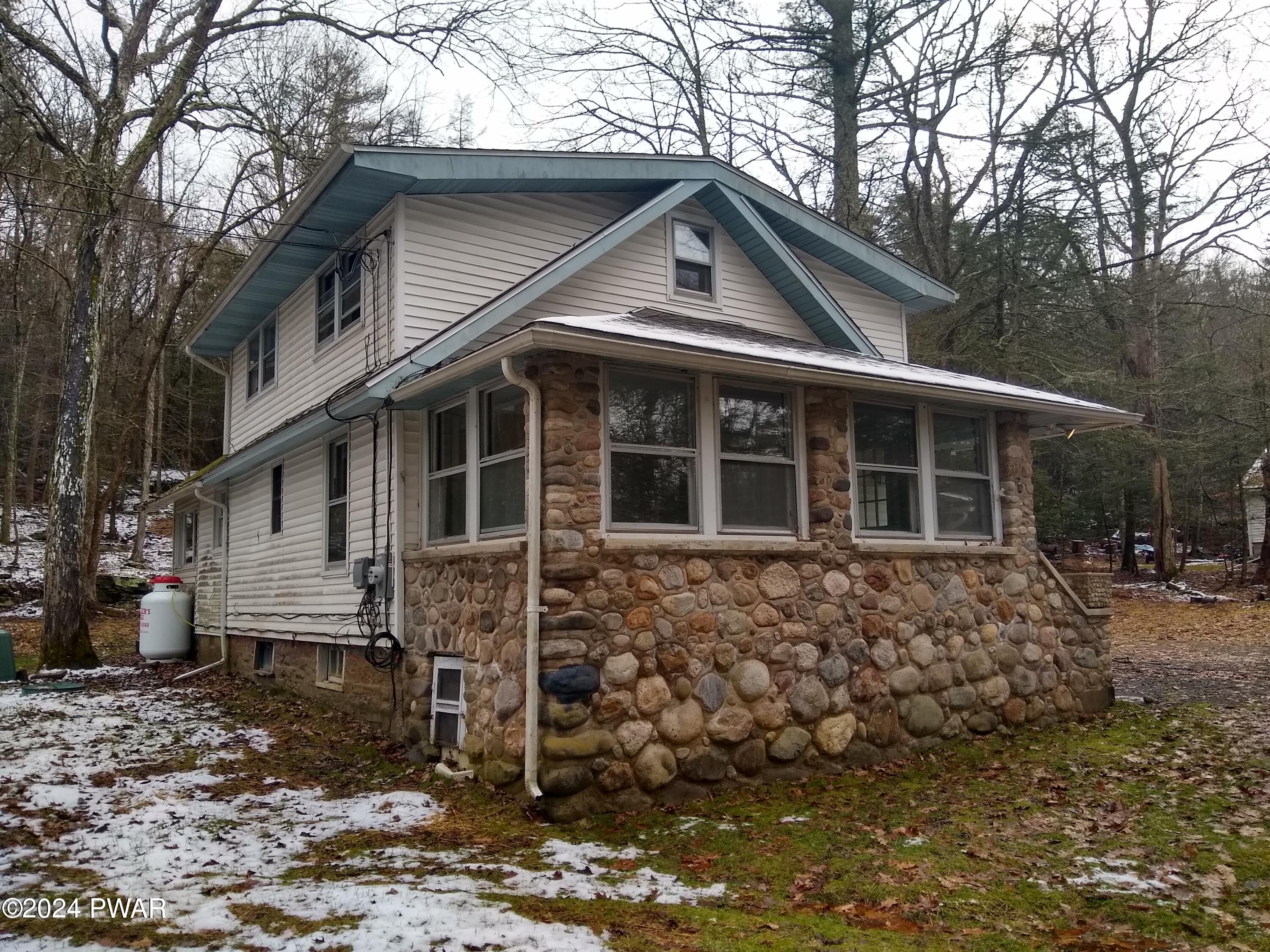 328 Twin Lakes Road Shohola, PA 18458 - Photo 2 of 37