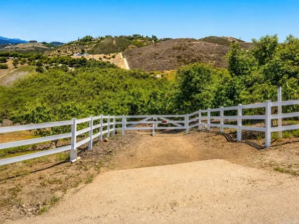 $425,000 | 1 Palamino Circle, Temecula, CA 92590