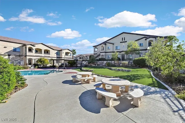 $1,800 | 2291 West Horizon Ridge Parkway, Unit 1206, Henderson, NV 89052