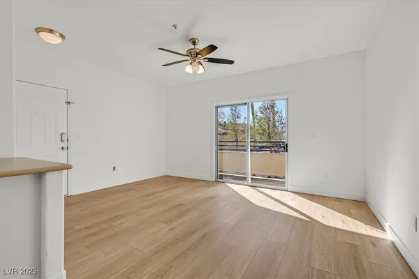 $1,800 | 2291 West Horizon Ridge Parkway, Unit 1206, Henderson, NV 89052
