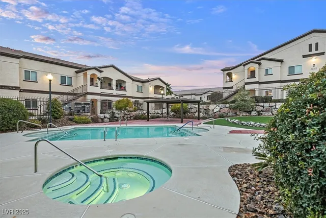 $1,800 | 2291 West Horizon Ridge Parkway, Unit 1206, Henderson, NV 89052