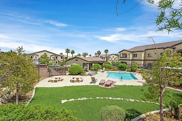 $1,800 | 2291 West Horizon Ridge Parkway, Unit 1206, Henderson, NV 89052