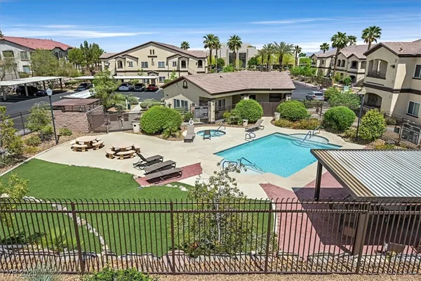 $1,800 | 2291 West Horizon Ridge Parkway, Unit 1206, Henderson, NV 89052
