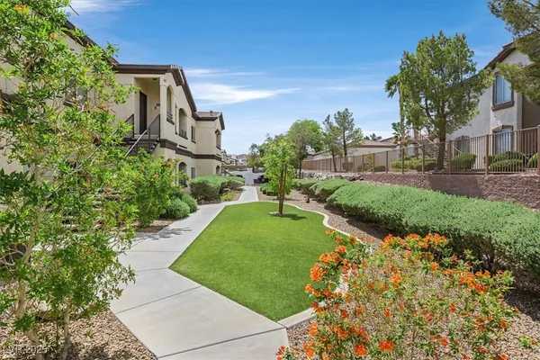 $1,800 | 2291 West Horizon Ridge Parkway, Unit 1206, Henderson, NV 89052