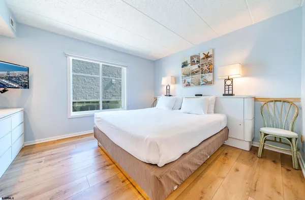 a view of a room & utility room
