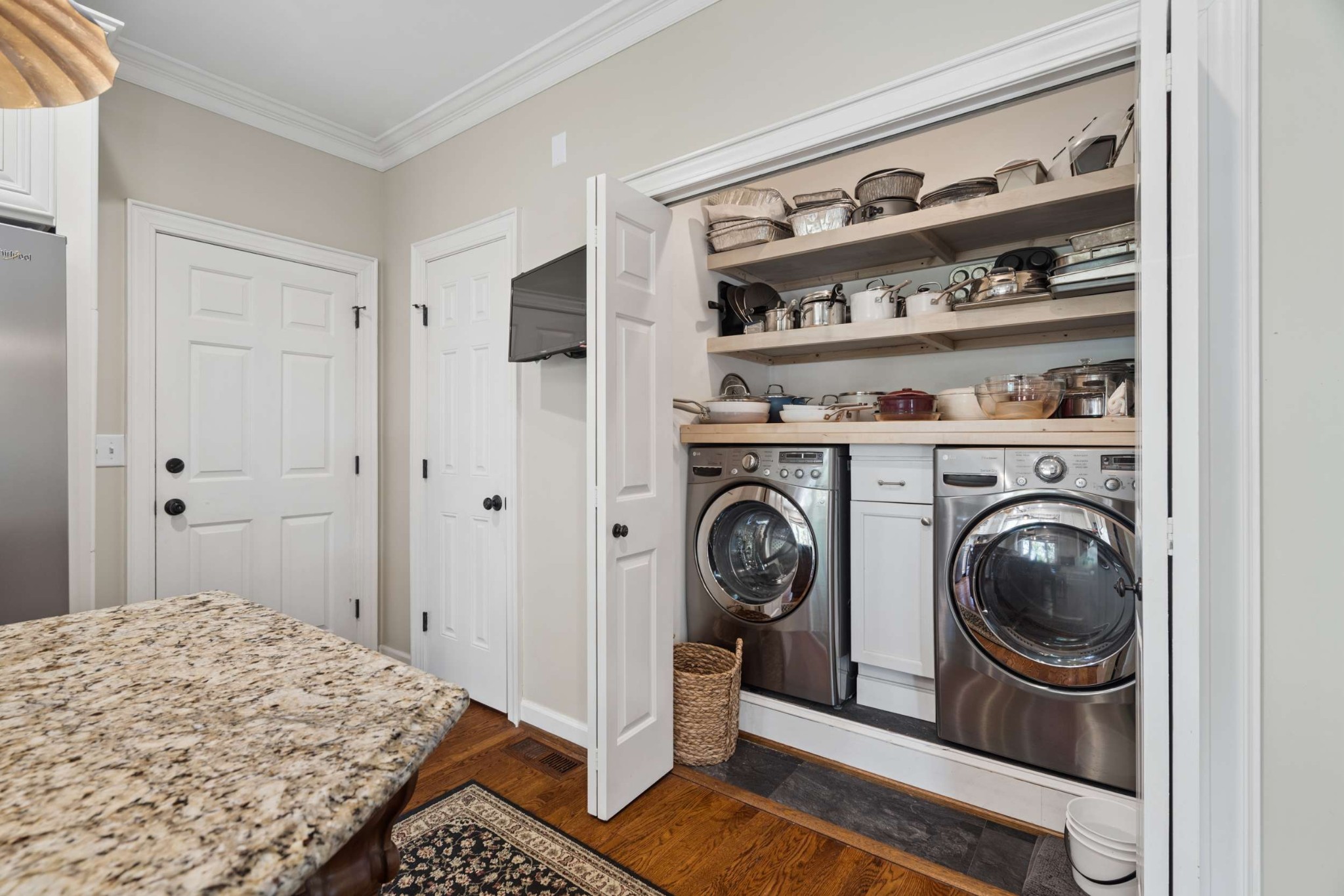 2723 Abbott Martin Road Nashville, TN 37215 - Photo 21 of 45 a view of livingroom with washer and dryer