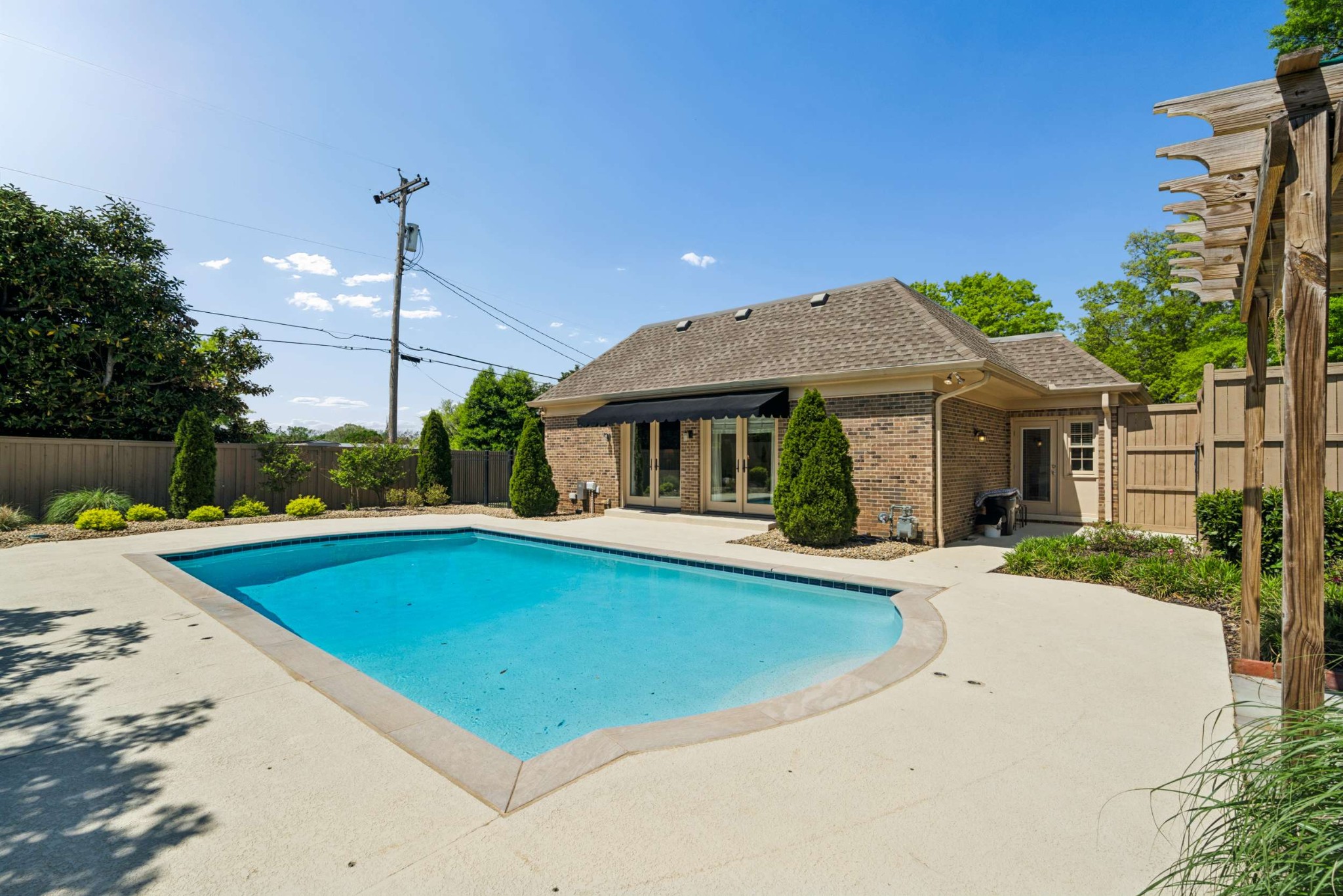 2723 Abbott Martin Road Nashville, TN 37215 - Photo 41 of 45 a view of a house with swimming pool and deck