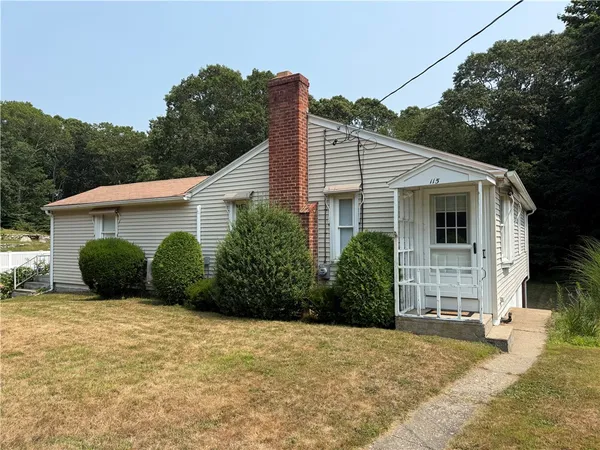 $2,200 | 115 Winnapaug Road, Westerly, RI 02891