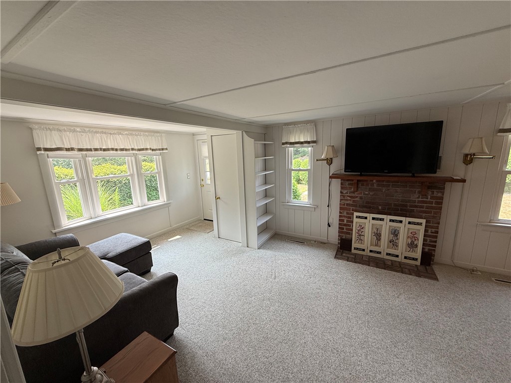 115 Winnapaug Road Westerly, RI 02891 - Photo 3 of 19