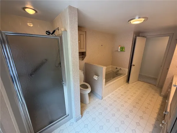 $2,200 | 115 Winnapaug Road, Westerly, RI 02891