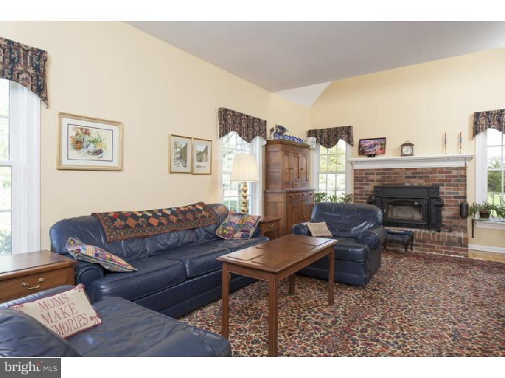 7 Rosedale Way Pennington, NJ 08534 - Photo 4 of 25