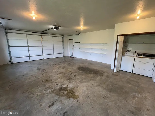 a view of a garage
