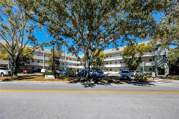 $189,000 | 2440 World Pkwy Boulevard, Unit 38, Clearwater, FL 33763