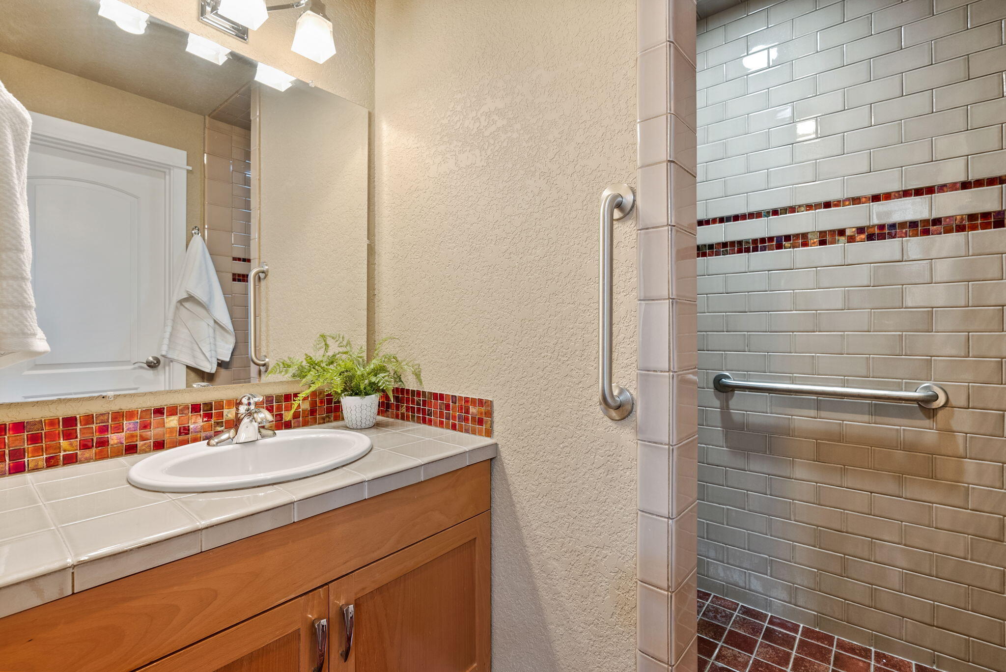 1439 Northwest 4th Street Bend, OR 97703 - Photo 23 of 41 Main Level Bathroom