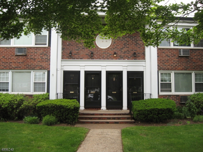 116 Pitney Place, Unit 116 Morristown, NJ 07960 - Photo 2 of 12