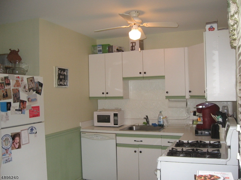 116 Pitney Place, Unit 116 Morristown, NJ 07960 - Photo 6 of 12