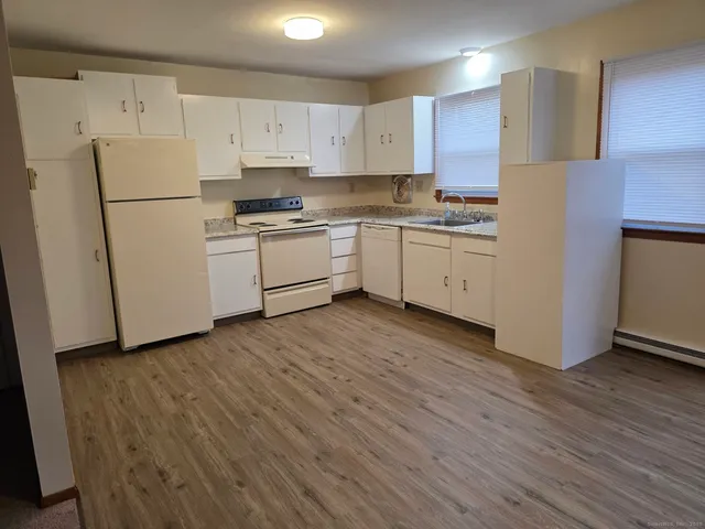 $1,450 | 88 Hickory Street, Unit 4, Norwich, CT 06360